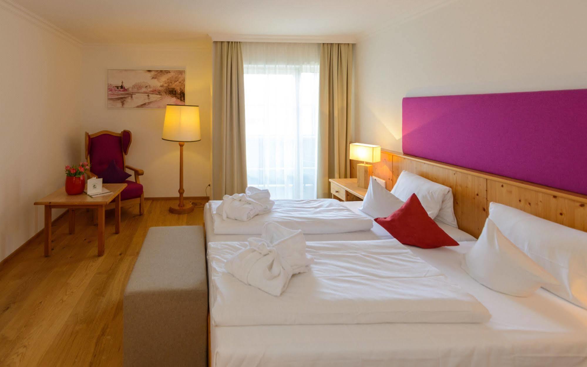 Hotel Walserwirt ภายนอก รูปภาพ
