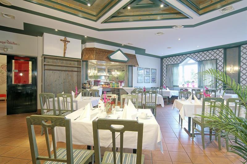 Hotel Walserwirt ภายนอก รูปภาพ